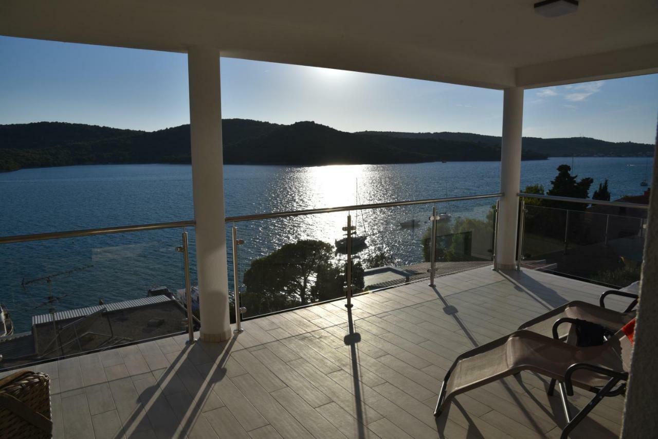 Villa Pina Tisno Esterno foto